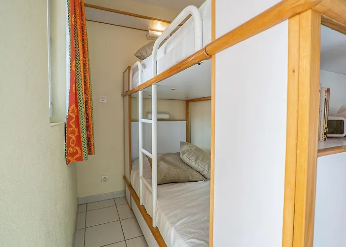 L'esquinade - J3 402 By Interhome *