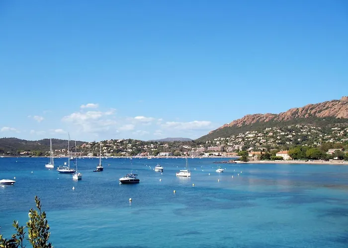 Апартаменты L'esquinade - J3 402 By Interhome Сен-Рафаэль